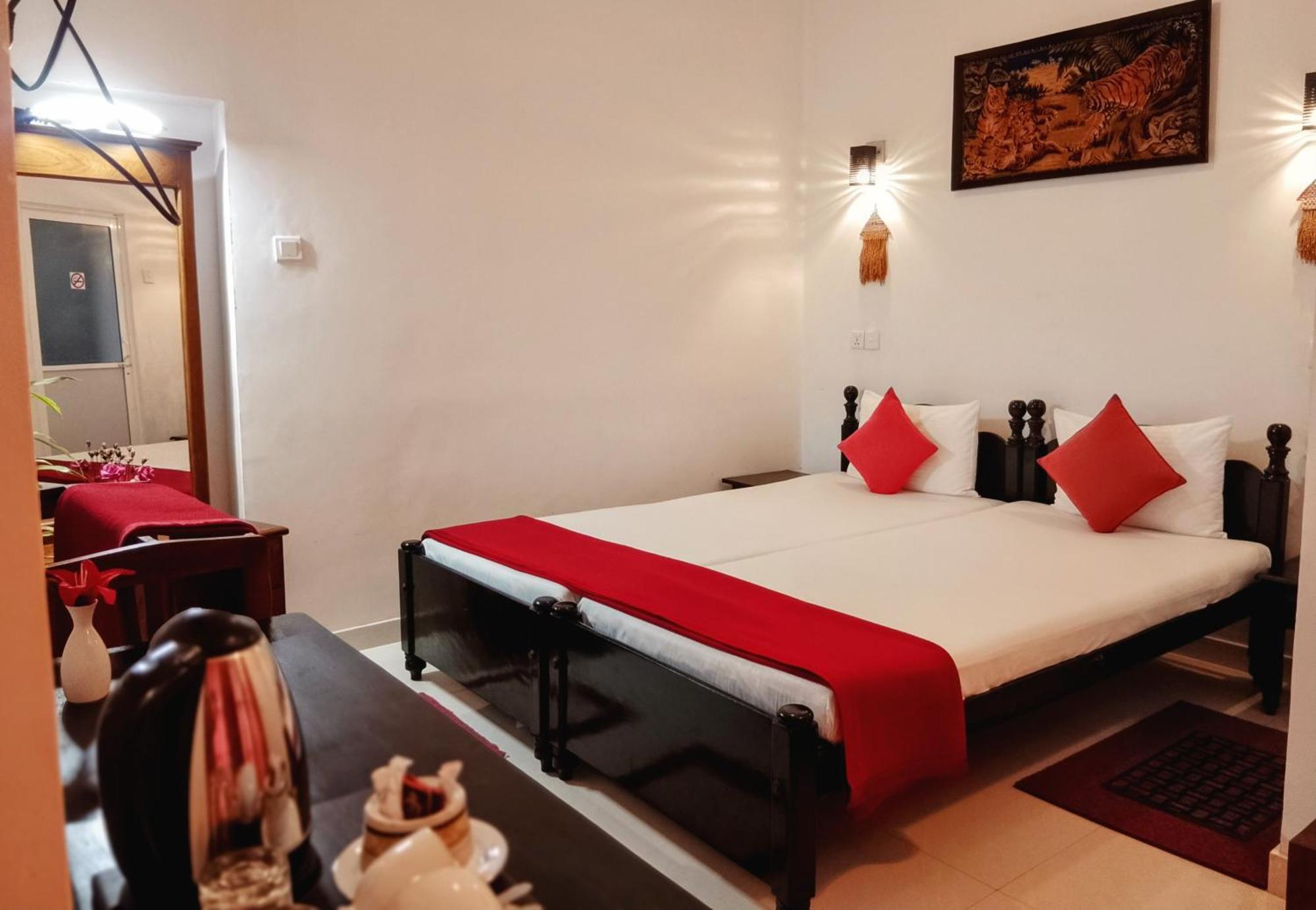 Imaaga Kandy Residence ภายนอก รูปภาพ